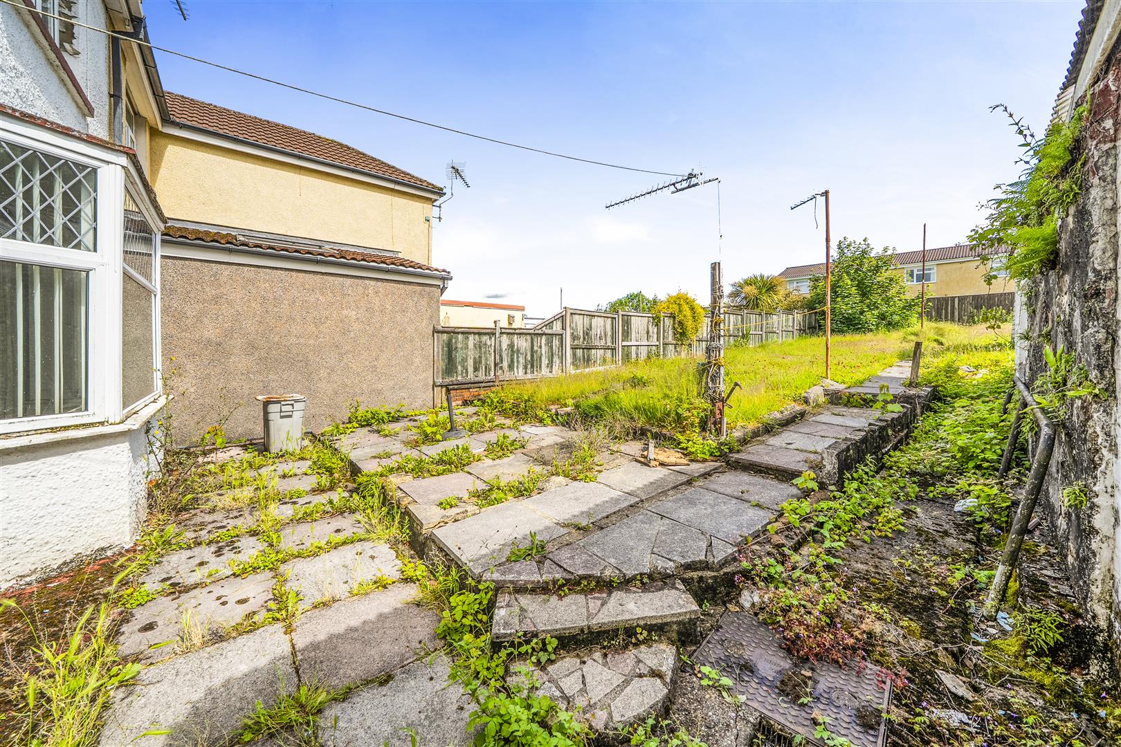 Middle Road, Ravenhill, Swansea, SA5 5DH